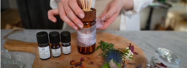 Gr din egen rumsdoft med eteriska oljor