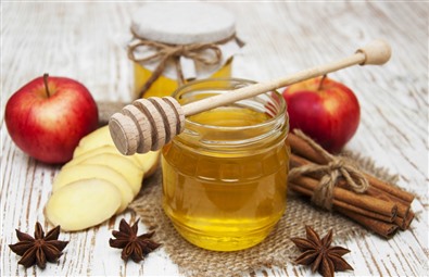 Äpplen, honung och kanel. Äpplen, honung och kanel.