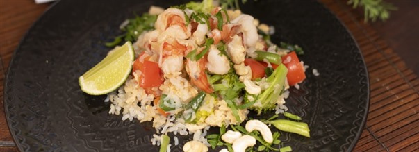 Stekt shiratakiris med gg, grnsaker och tigerrkor