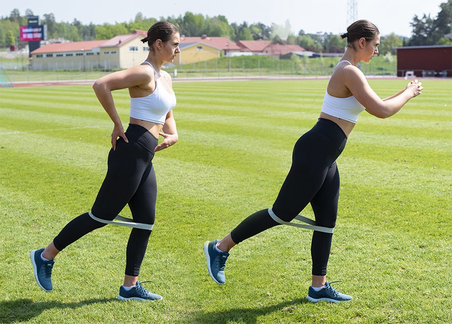 Benlyft med gummiband.