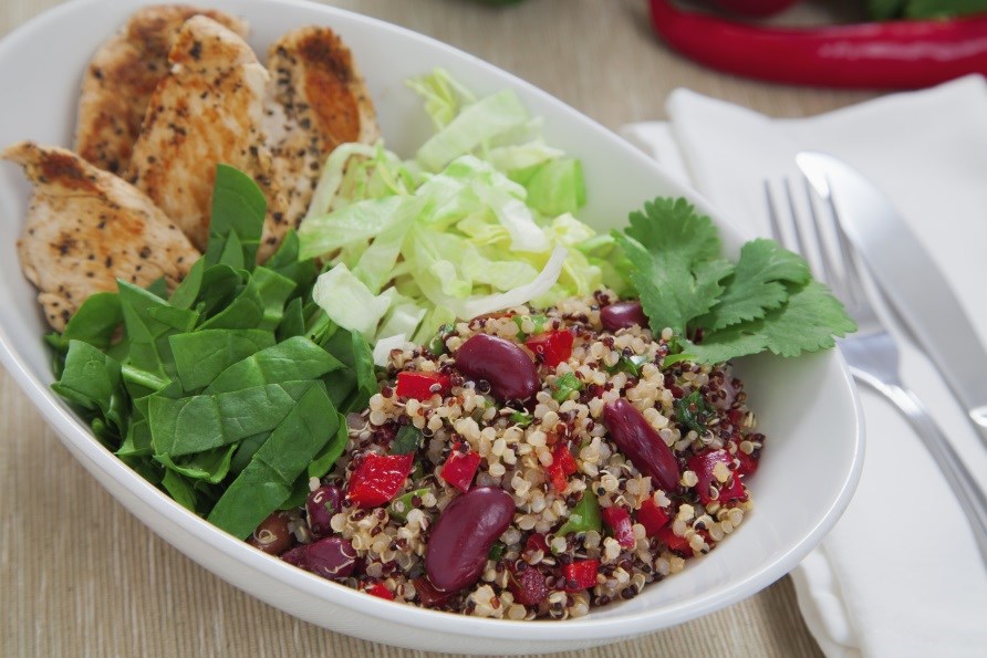 Quinoasallad med kyckling, kidneybnor och grnsaker