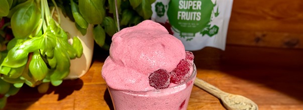 Kalorismarts enkla hallonfluff med Healthwell Superfruits