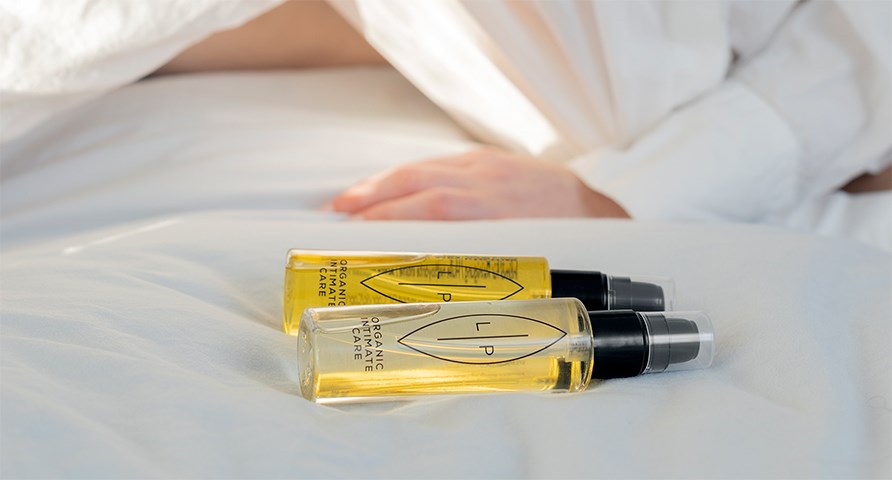 Tv intimoljor frn Lip Intimate Care p en madrass