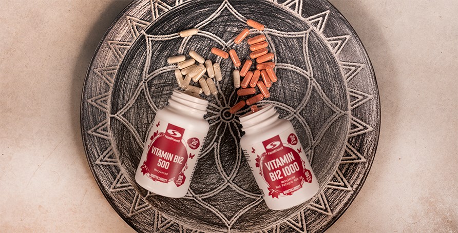 ppnade burkar och kapslar av Vitamin B12