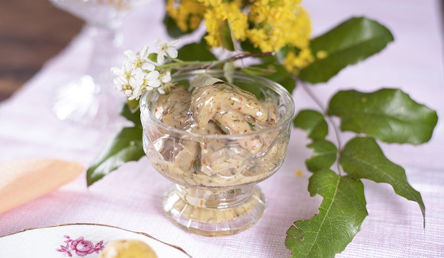 Aubergine som sill i senapsss